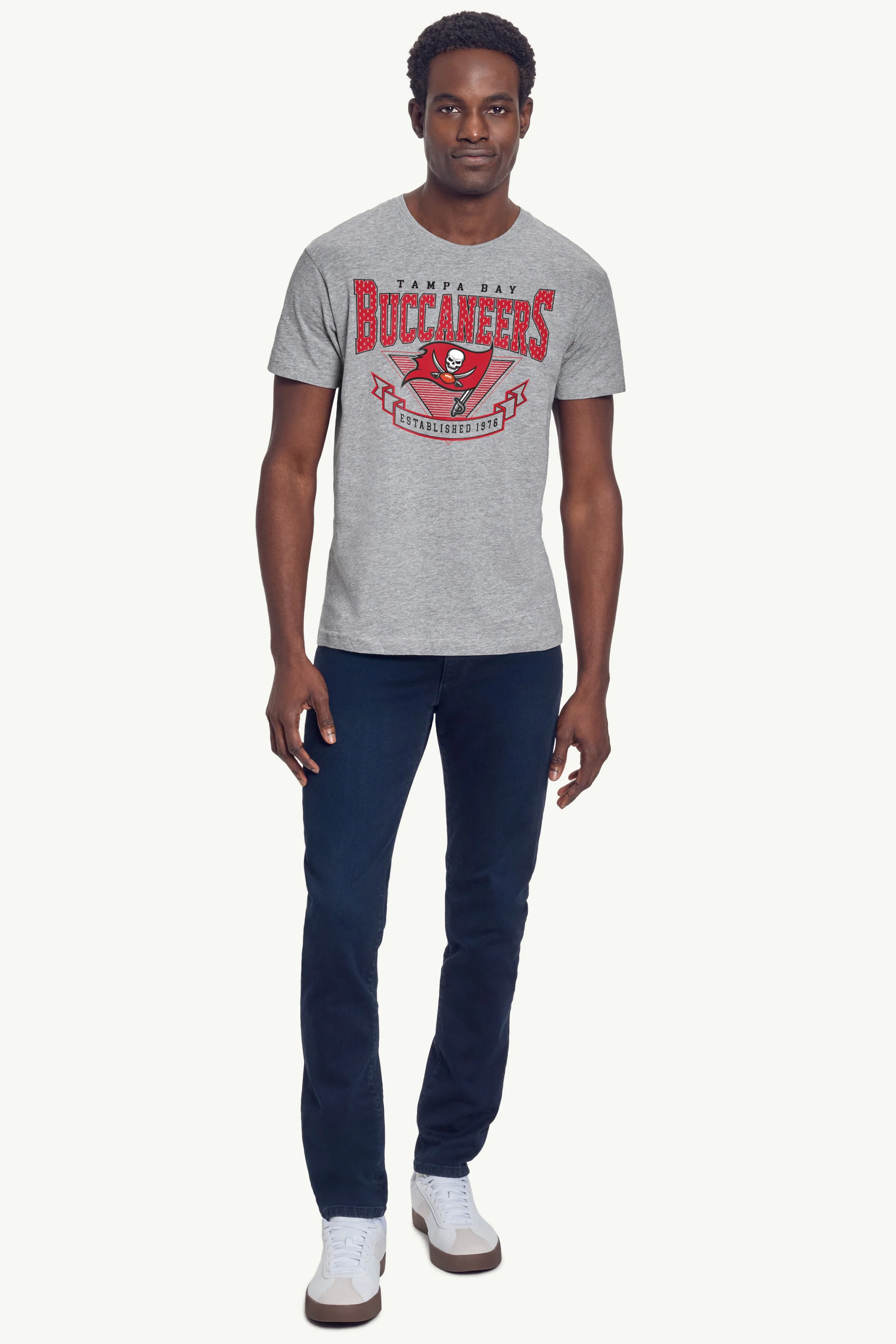 MENS TAMPA BAY BUCCANEERS 80's INSPIRED T SHIRT - Image 3