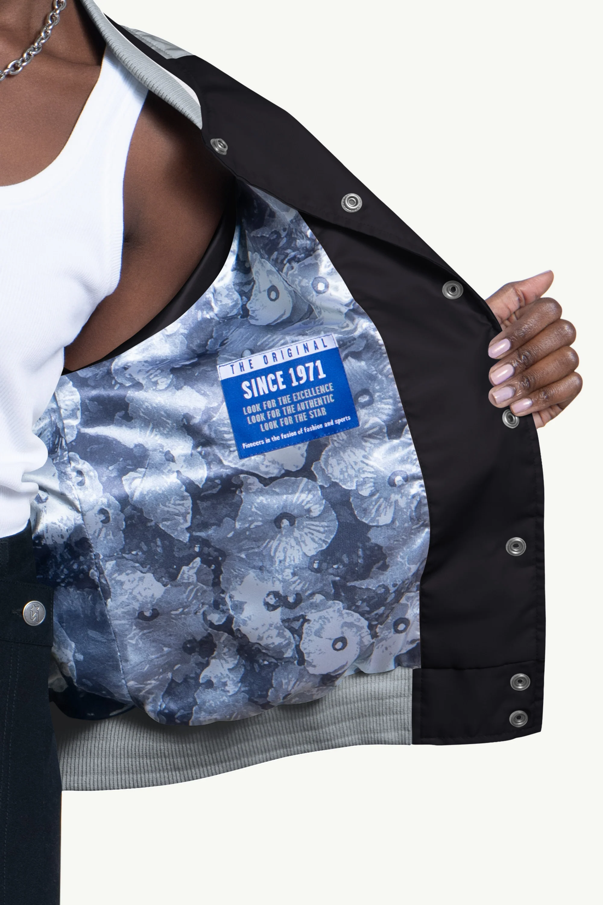 WOMENS LOS ANGELES KINGS BLITZ VARSITY JACKET - Image 3