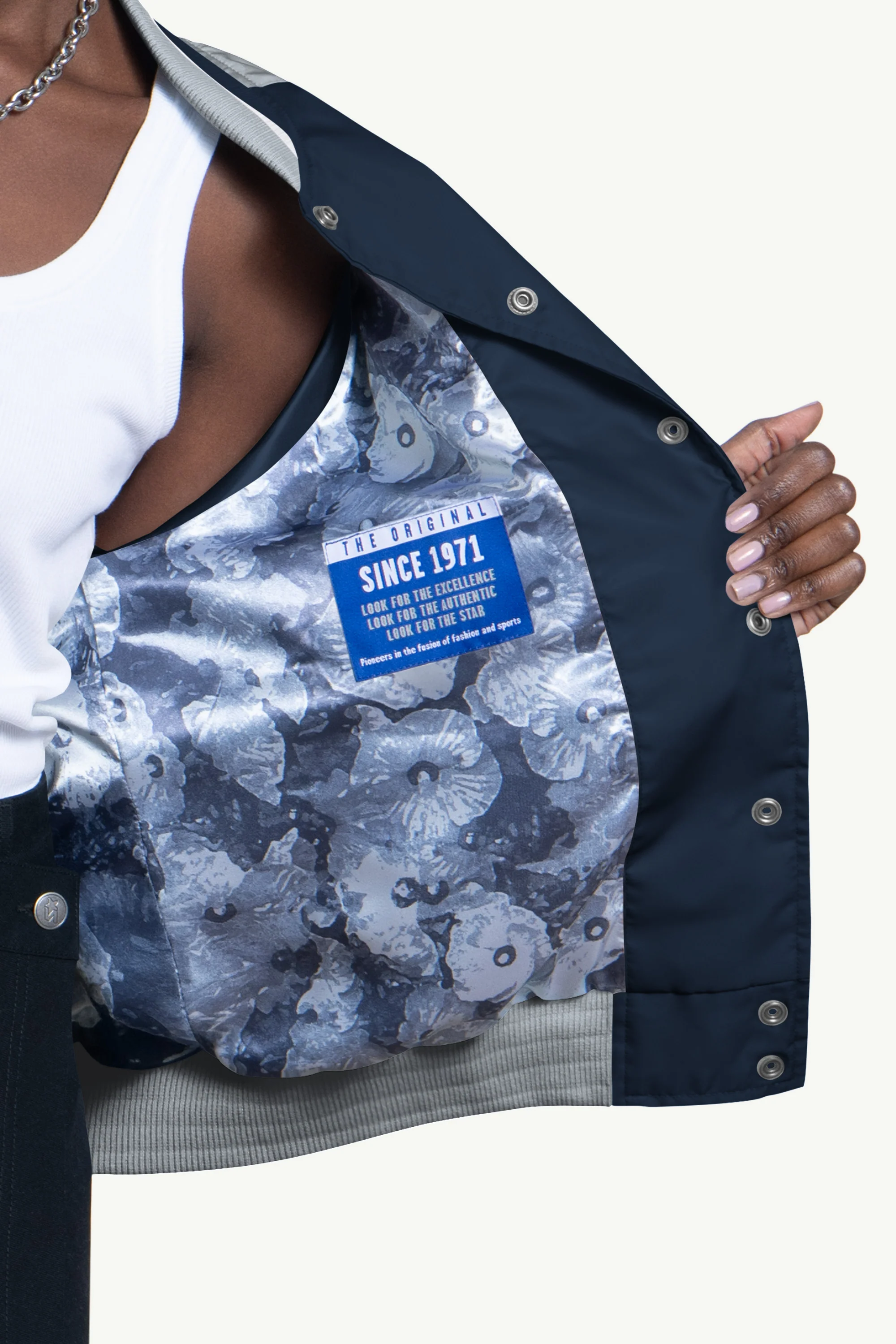 WOMENS NEW YORK YANKEES BLITZ VARSITY JACKET - Image 3
