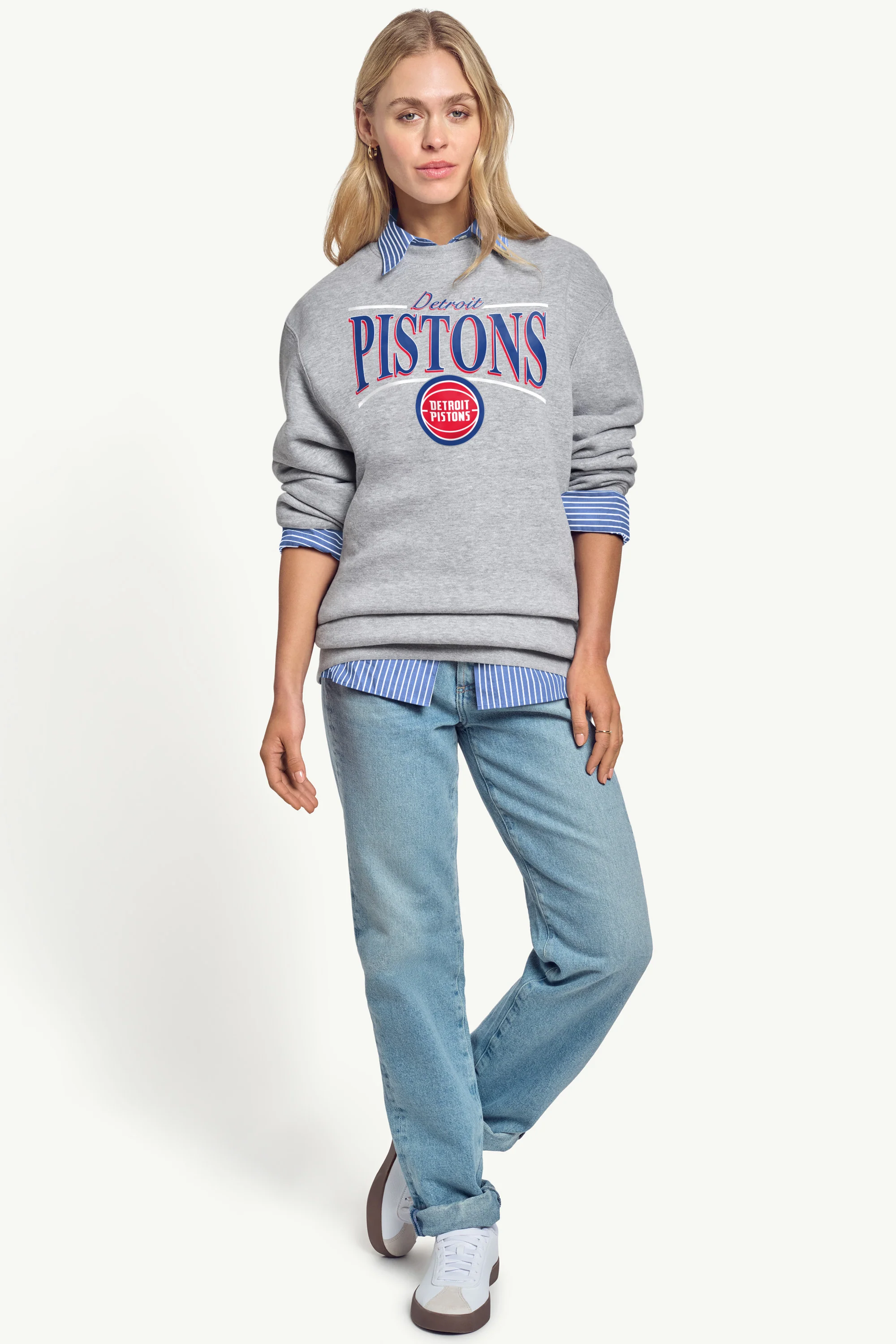 WOMENS DETROIT PISTONS ARCH SWEATSHIRT - Image 3